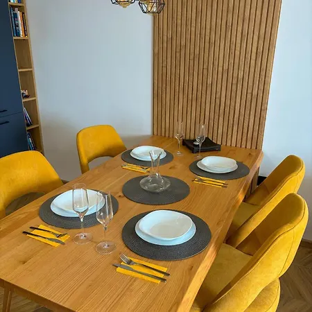 Апартаменти Modern Near St Konstantin & Elena Варна